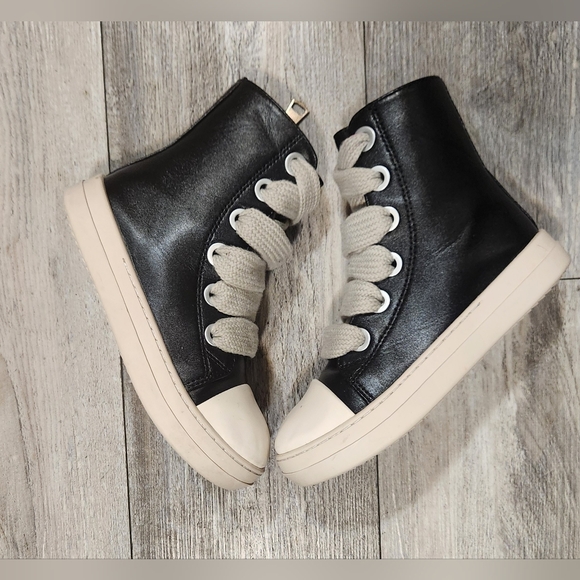 Kids Black and Cream High-Top Sneakers Boots - Picture 3 of 7